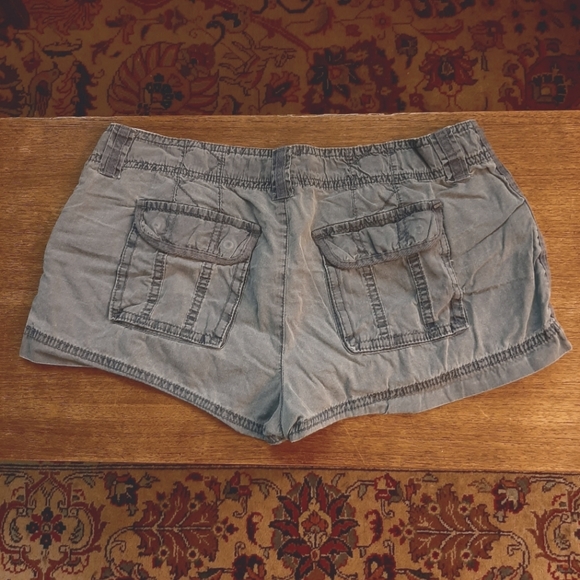 Cargo Shorts - Garage - Picture 2 of 3